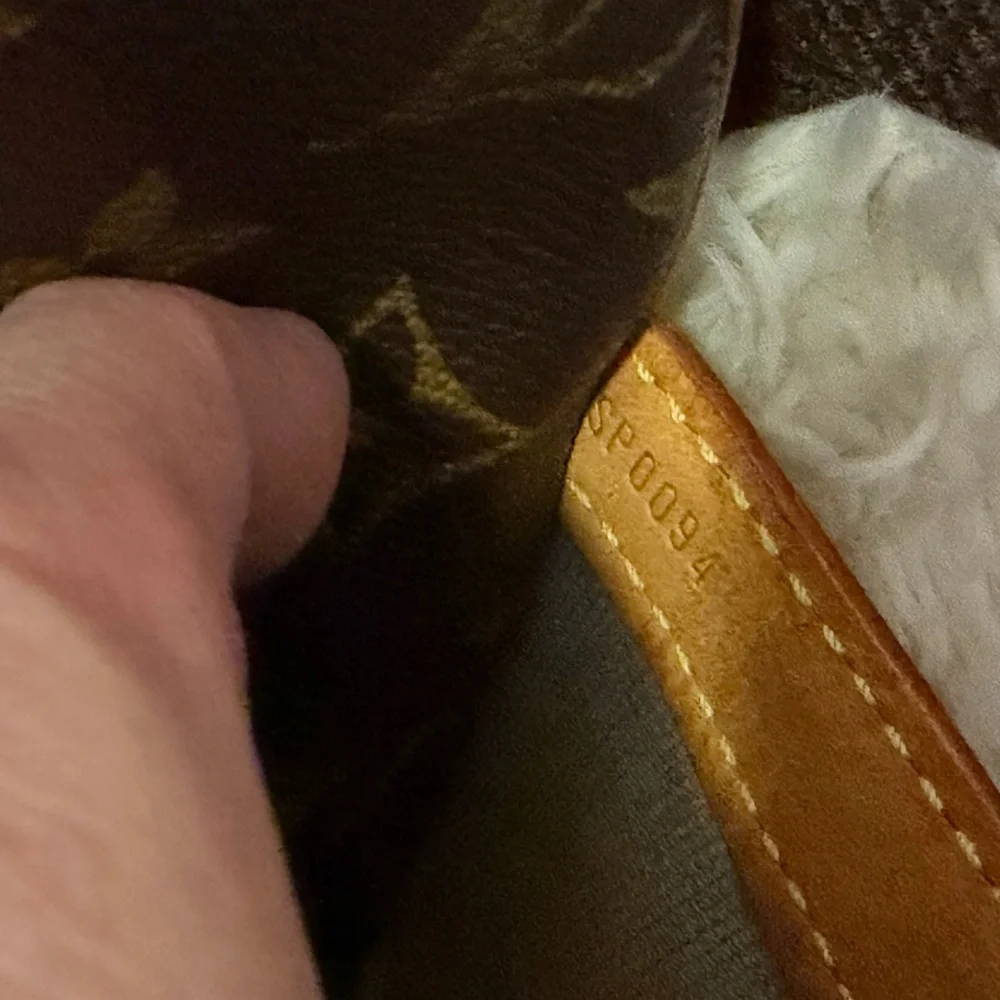 Louis Vuitton Brown Monogram reporter bag with COA - Picture 9 of 16